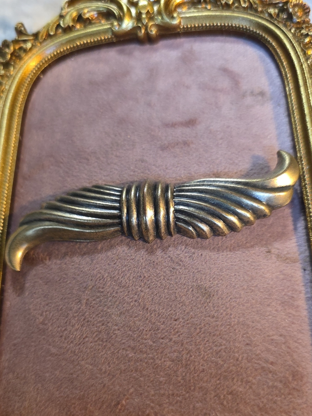 Vintage Mid Century Modern Gold Ribbon Wing Brooch Pin